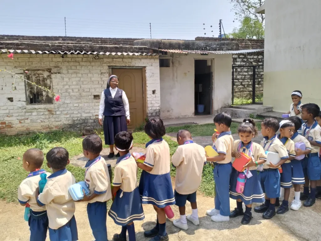 Congregación Misionera, con aprobación del 22 de junio de 1951.