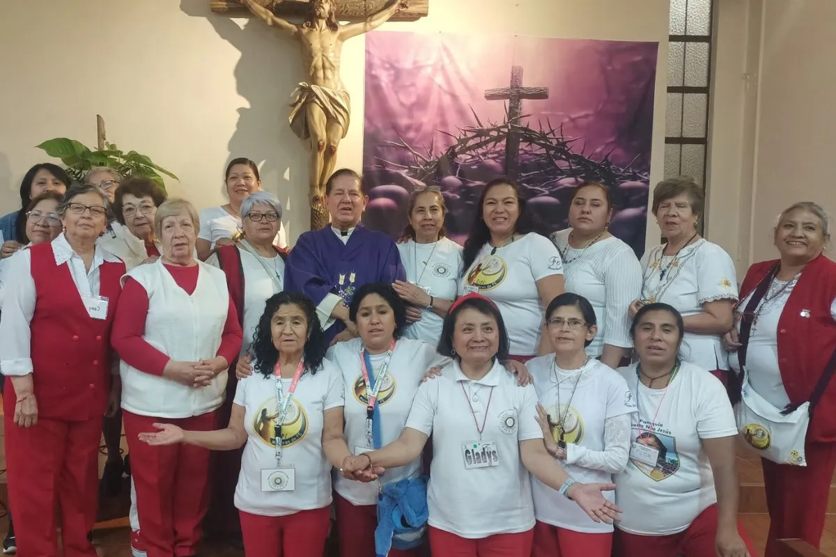 Misioneras Clarisas - Familia Eucarística